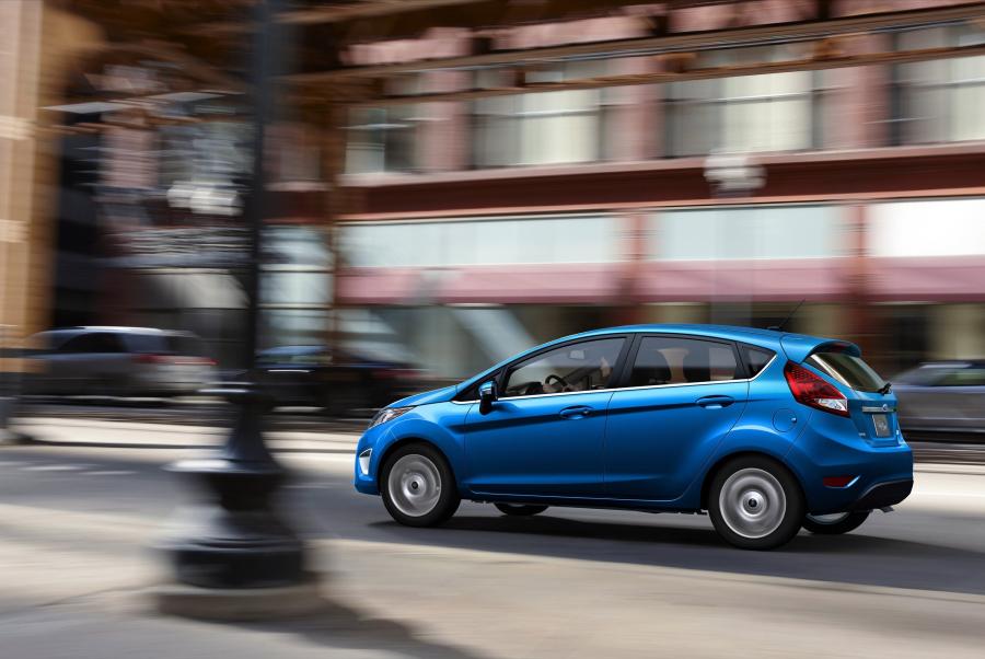  Ford Fiesta 2010 года  (US) (фото 11 из 31)